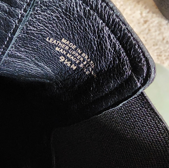 Tory Burch made in Brazil black leather size 9.5 M Chelsea heeled boots - Picture 3 of 16